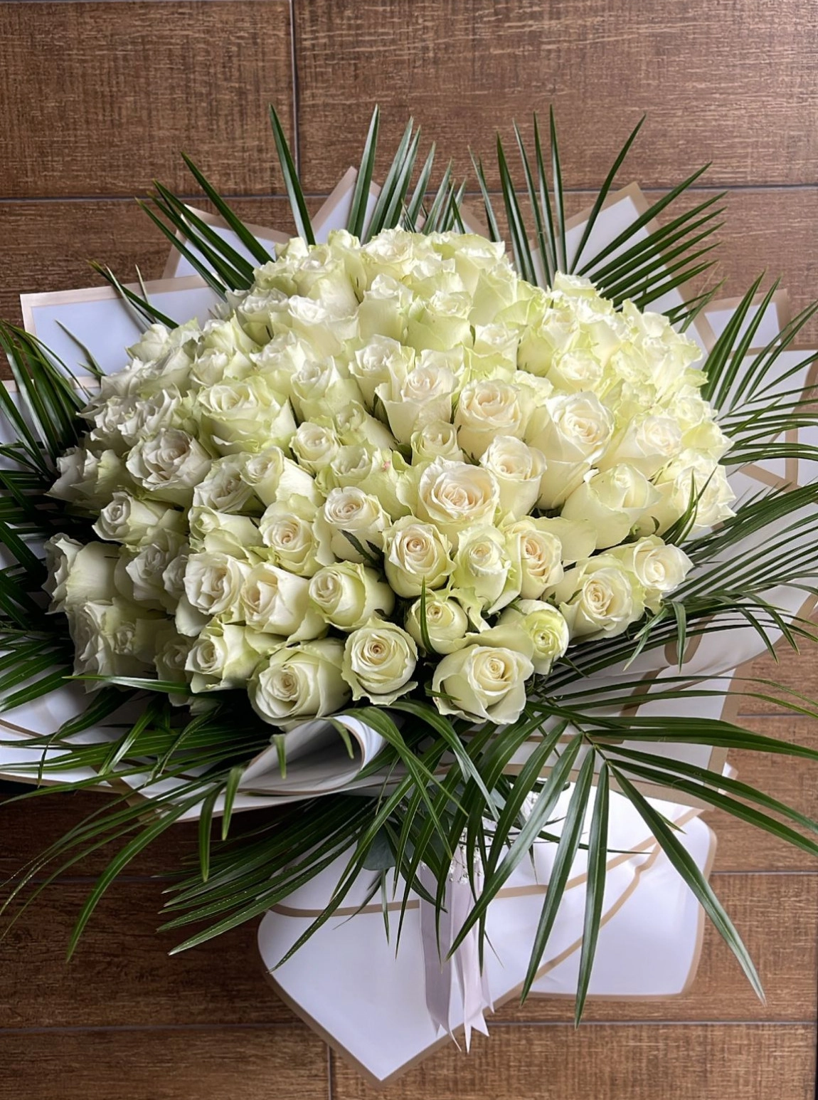 101 Li Beyaz Gül Buketi