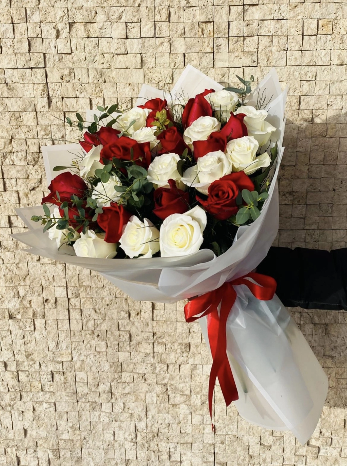 41’Li Kırmızı Beyaz Gül Buketi